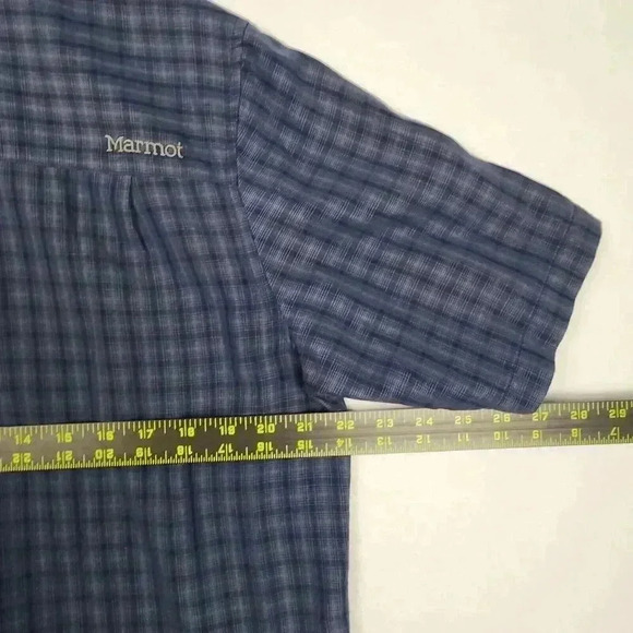 Marmot Men's Button Up Shirt Med. Short Sleeve Blue Plaid Side Split Relaxed - Picture 11 of 16